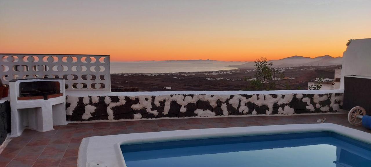 Tías Aloelux Villa !! - Private Villa With Pool , Jacuzzi, Cinema, Massage ,Wonderful View, Art Desing Villa מראה חיצוני תמונה