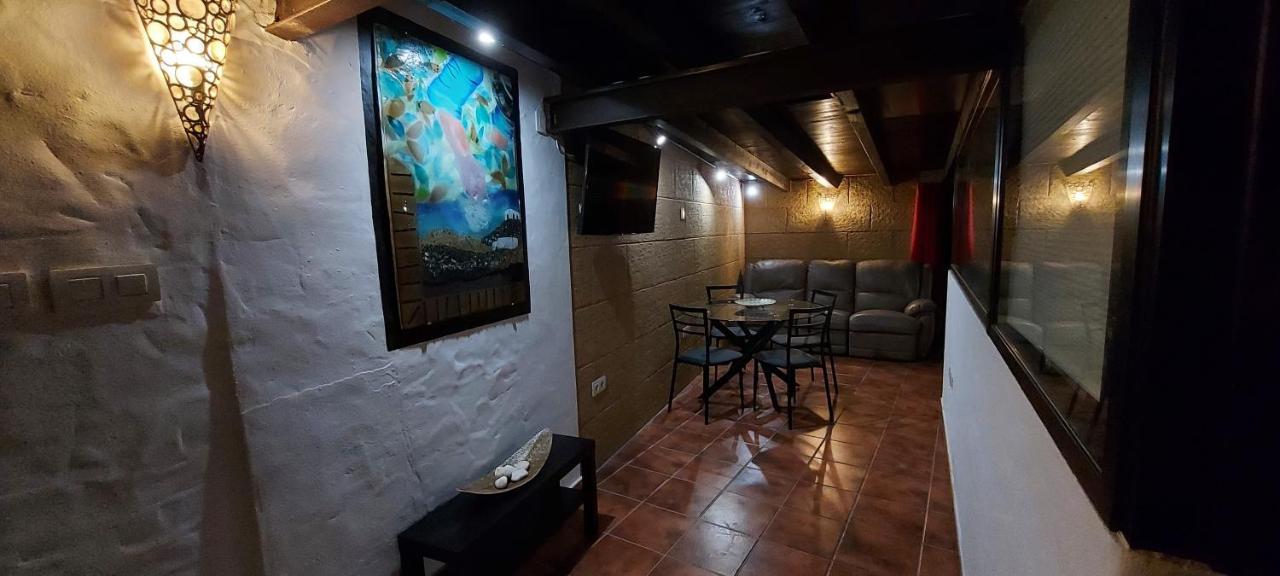 Tías Aloelux Villa !! - Private Villa With Pool , Jacuzzi, Cinema, Massage ,Wonderful View, Art Desing Villa מראה חיצוני תמונה