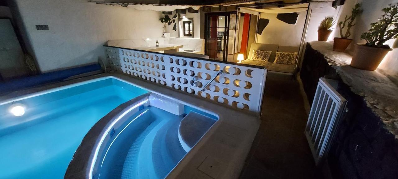 Tías Aloelux Villa !! - Private Villa With Pool , Jacuzzi, Cinema, Massage ,Wonderful View, Art Desing Villa מראה חיצוני תמונה