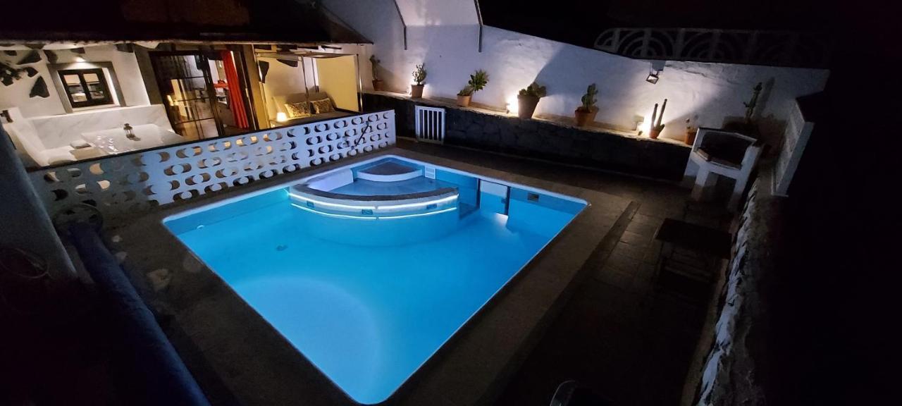 Tías Aloelux Villa !! - Private Villa With Pool , Jacuzzi, Cinema, Massage ,Wonderful View, Art Desing Villa מראה חיצוני תמונה
