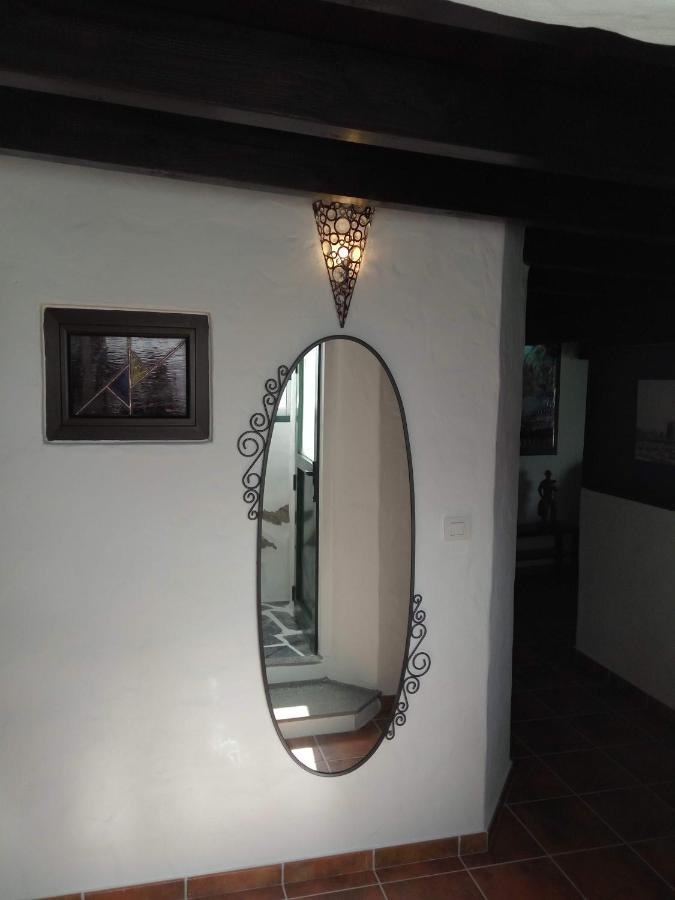 Tías Aloelux Villa !! - Private Villa With Pool , Jacuzzi, Cinema, Massage ,Wonderful View, Art Desing Villa מראה חיצוני תמונה